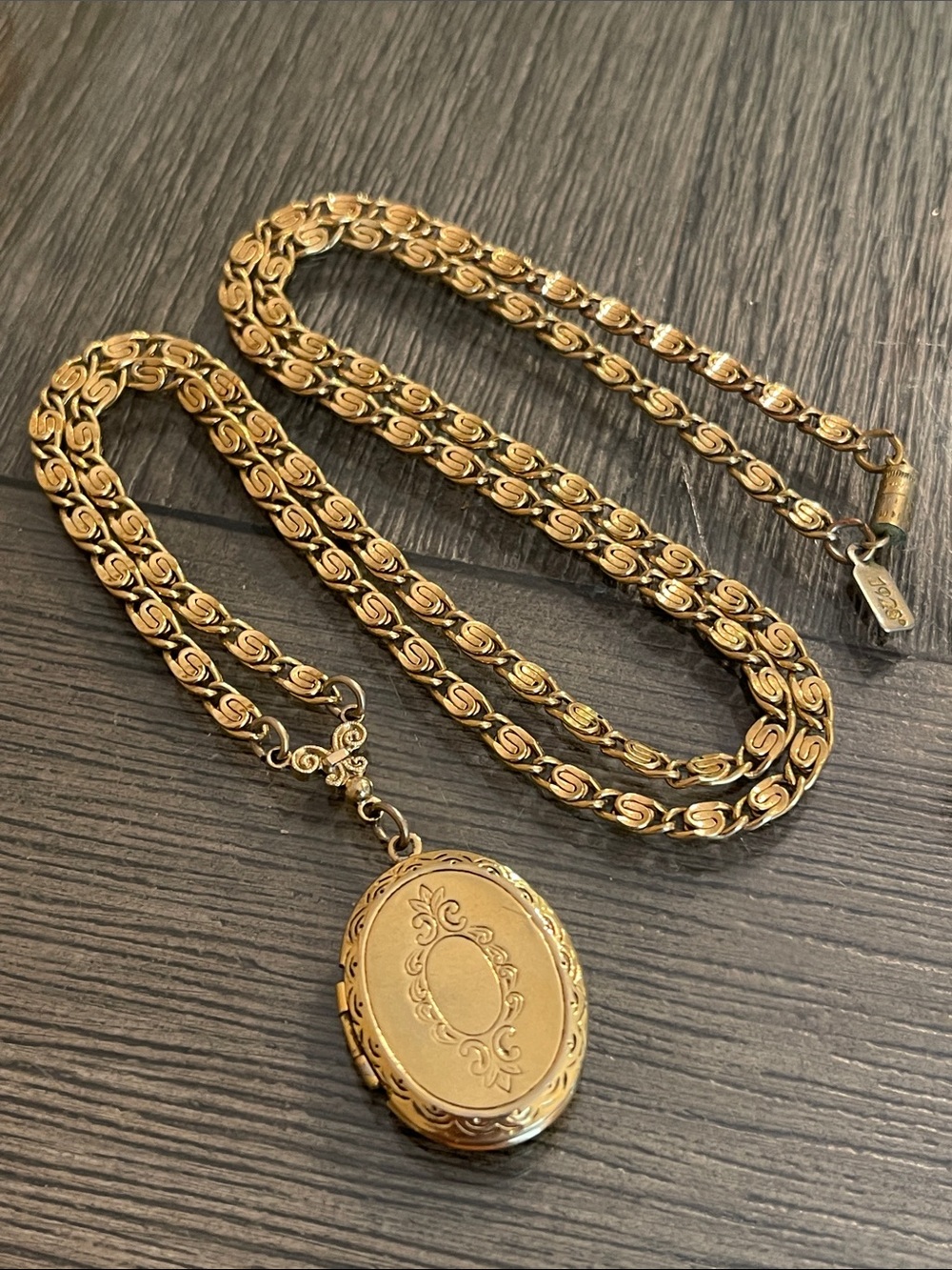 Gold-tone Oval Locket necklace from the 1928 Jewelry Company